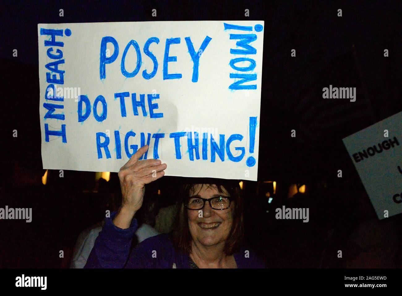 Viera, Floride. USA 17 décembre 2019. À la Chambre des Représentants prend un vote historique à attaquer Trump "Personne n'est au-dessus de la loi" ont eu lieu à travers le pays. Les manifestants des deux côtés a eu des mots à ce rallye en Floride. Crédit photo Julian Poireau / Alamy Live News Banque D'Images