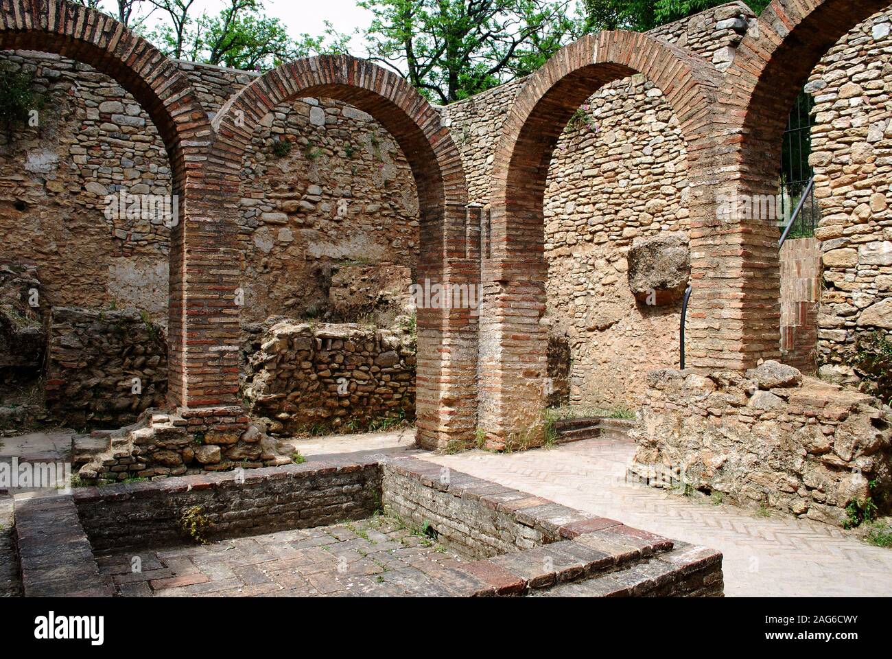 De voûtes en briques et piscine dans les bains arabes, Ronda, Province de Malaga, Andalousie, Espagne, Europe, Banque D'Images