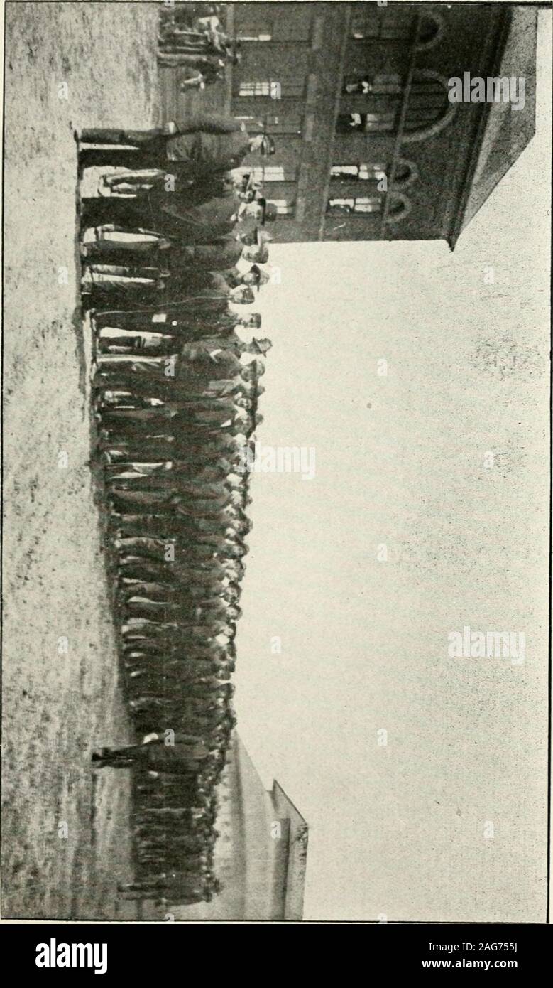 . Histoire d'entreprises I et E, 6ème Regt., l'Illinois d'infanterie volontaire de Whiteside Comté. Contenant un compte rendu détaillé de leur expérience tout en servant comme volontaires dans la campagne porto-ricaine pendant la guerre hispano-américaine de 1898. Également un enregistrement des deux sociétés en tant que troupes de l'état à partir de la date d'organisation au 30 avril 1901. Erling. Histoire d'entreprises 128 I et E. Secteur Bassett, Marcus P. Bassett, Ed. Bassett, Milton B. Rock Falls. Bushnell, Leo H. Sterling. Réservez, Enos Emerson. Bensinger, John E. Sterling. Burr, James S. Berlin, Clark Buckley, Bernhard J. Blair, Frank Bu Banque D'Images