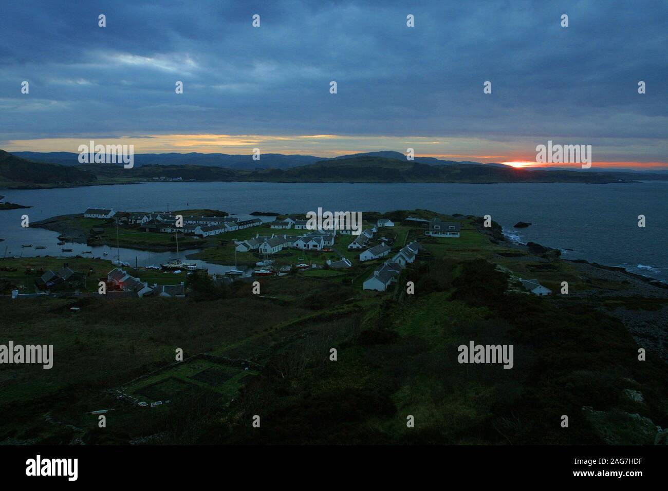 Easdale a été le plus petit de l'Écosse où vivent en permanence l'île des Hébrides intérieures avec une population permanente d'environ 60 personnes en 2019. L'île est gratuit et accessible en voiture à partir de l'île voisine de Seil par un traversier. Il a été l'endroit de l'Assemblée Pierre monde Championnats d'écrémage qui a eu lieu chaque mois de septembre dans l'une des anciennes carrières inondées sur l'île. Banque D'Images