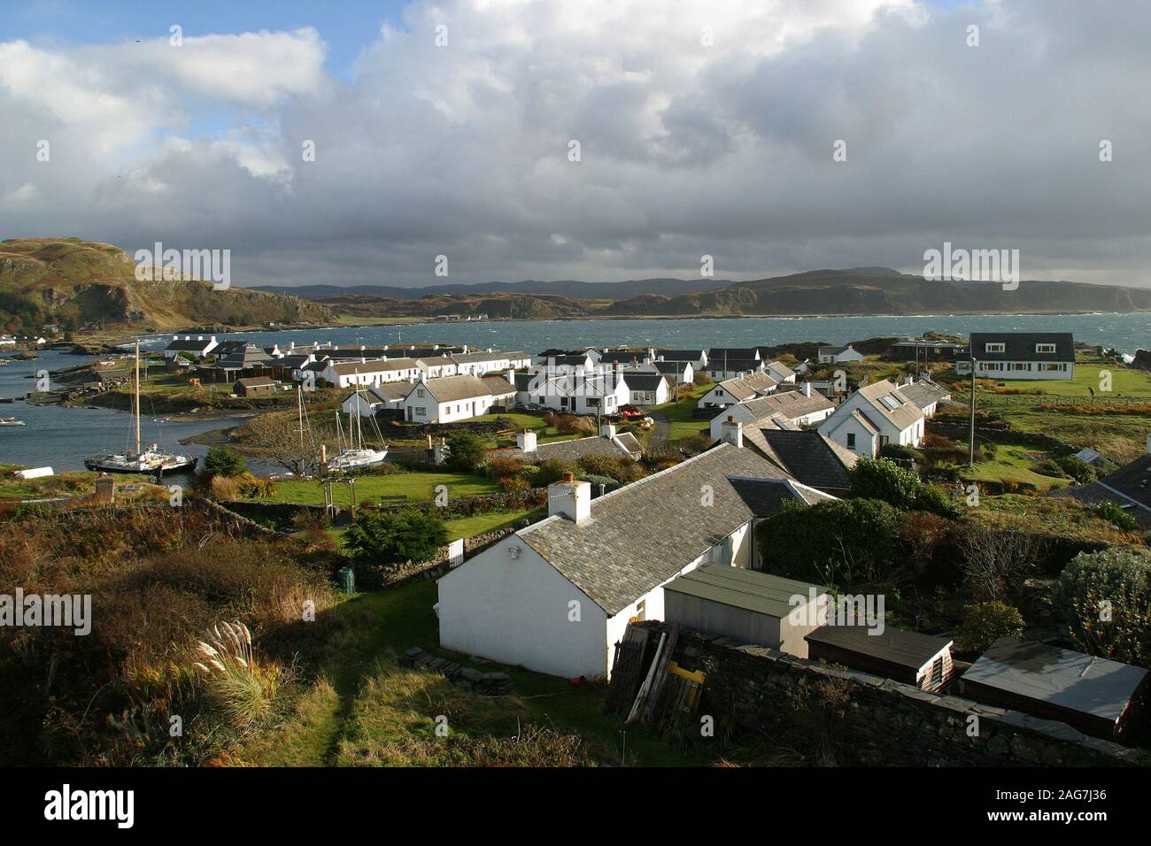 Easdale a été le plus petit de l'Écosse où vivent en permanence l'île des Hébrides intérieures avec une population permanente d'environ 60 personnes en 2019. L'île est gratuit et accessible en voiture à partir de l'île voisine de Seil par un traversier. Il a été l'endroit de l'Assemblée Pierre monde Championnats d'écrémage qui a eu lieu chaque mois de septembre dans l'une des anciennes carrières inondées sur l'île. Banque D'Images