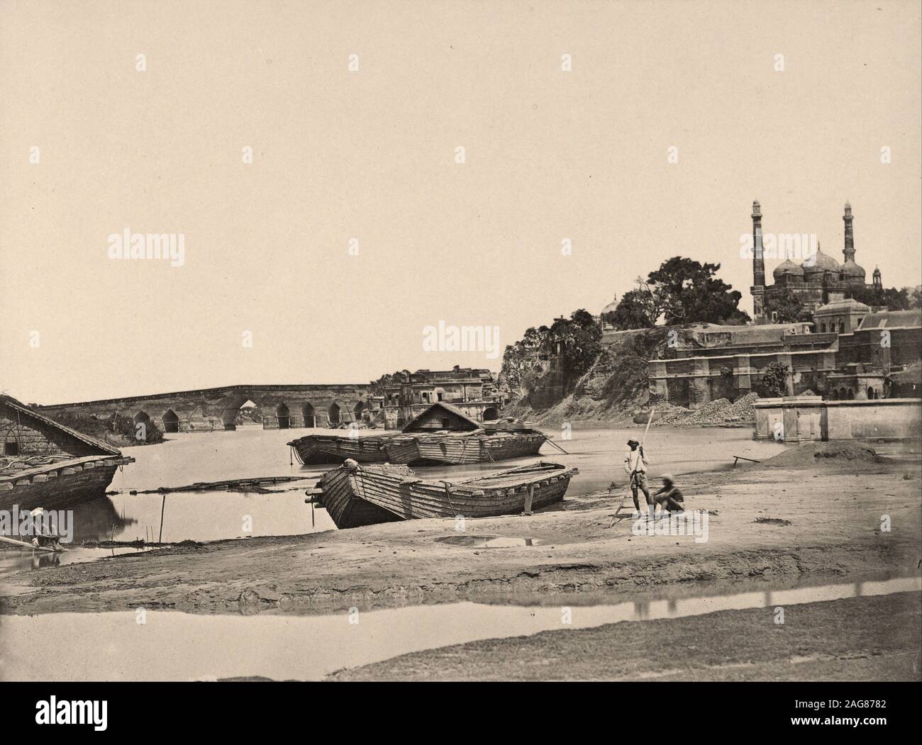 Felice Beato (1832 - 1909) - pont de pierre et les nouvelles fortifications, Lucknow Banque D'Images