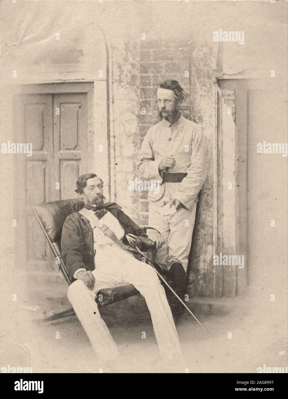 Felice Beato (1832 - 1909) - Le Major-général Sir Robert Napier et le lieutenant-colonel William Wilberforce Harris Greathed, Bengale ... Banque D'Images