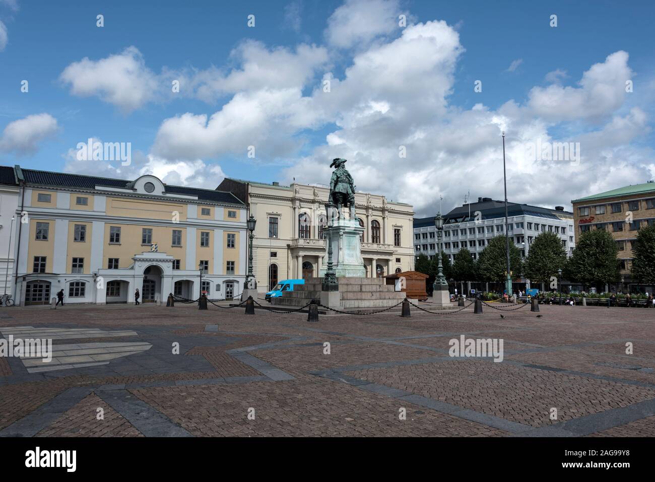 Statue du Roi Gustav Adolf dans la place Gustav Adolf (Gustav Adolfs Torg) en face de l'hôtel de ville dans le centre-ville de Göteborg en Suède. Gust Banque D'Images