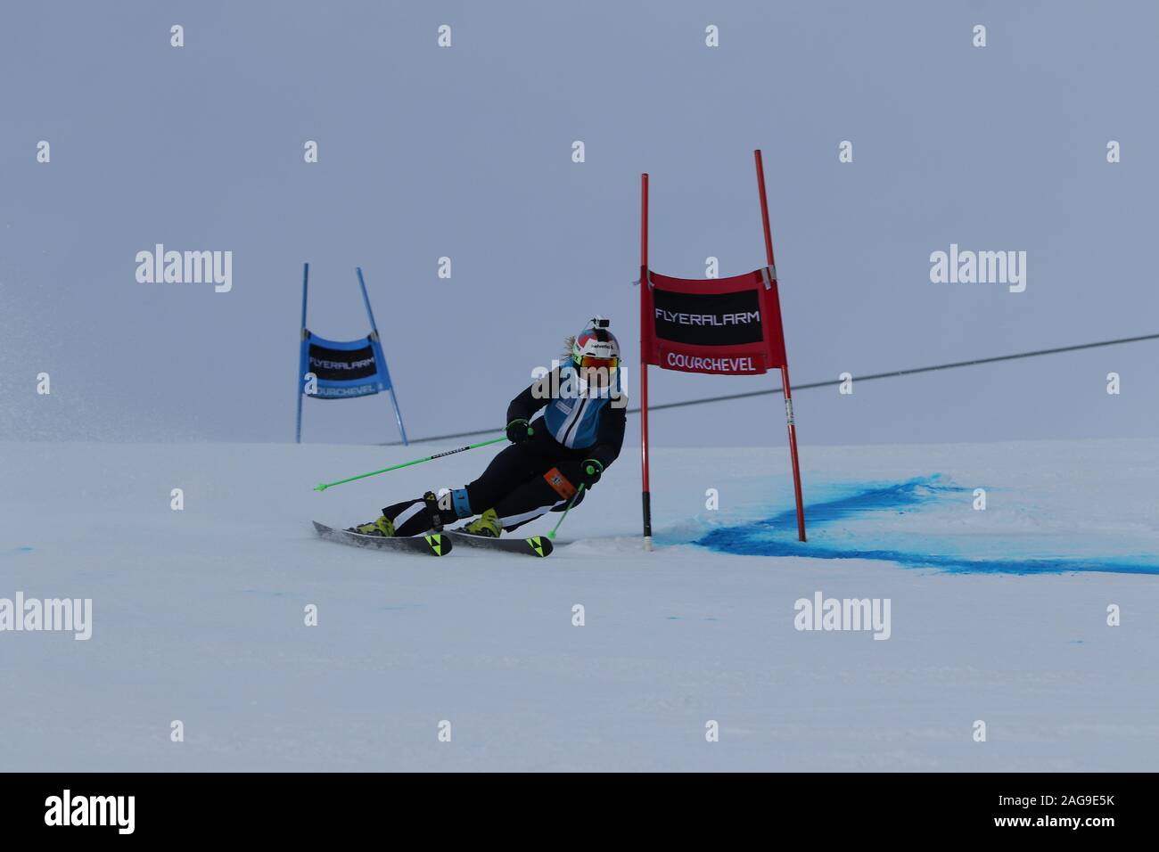 Courchevel France le 17 décembre 2019 Nicole Hosp Femme skieur alpin Forerunner commentateur TV skAudi 2019-2020 Coupe du Monde de Slalom géant Femmes Banque D'Images