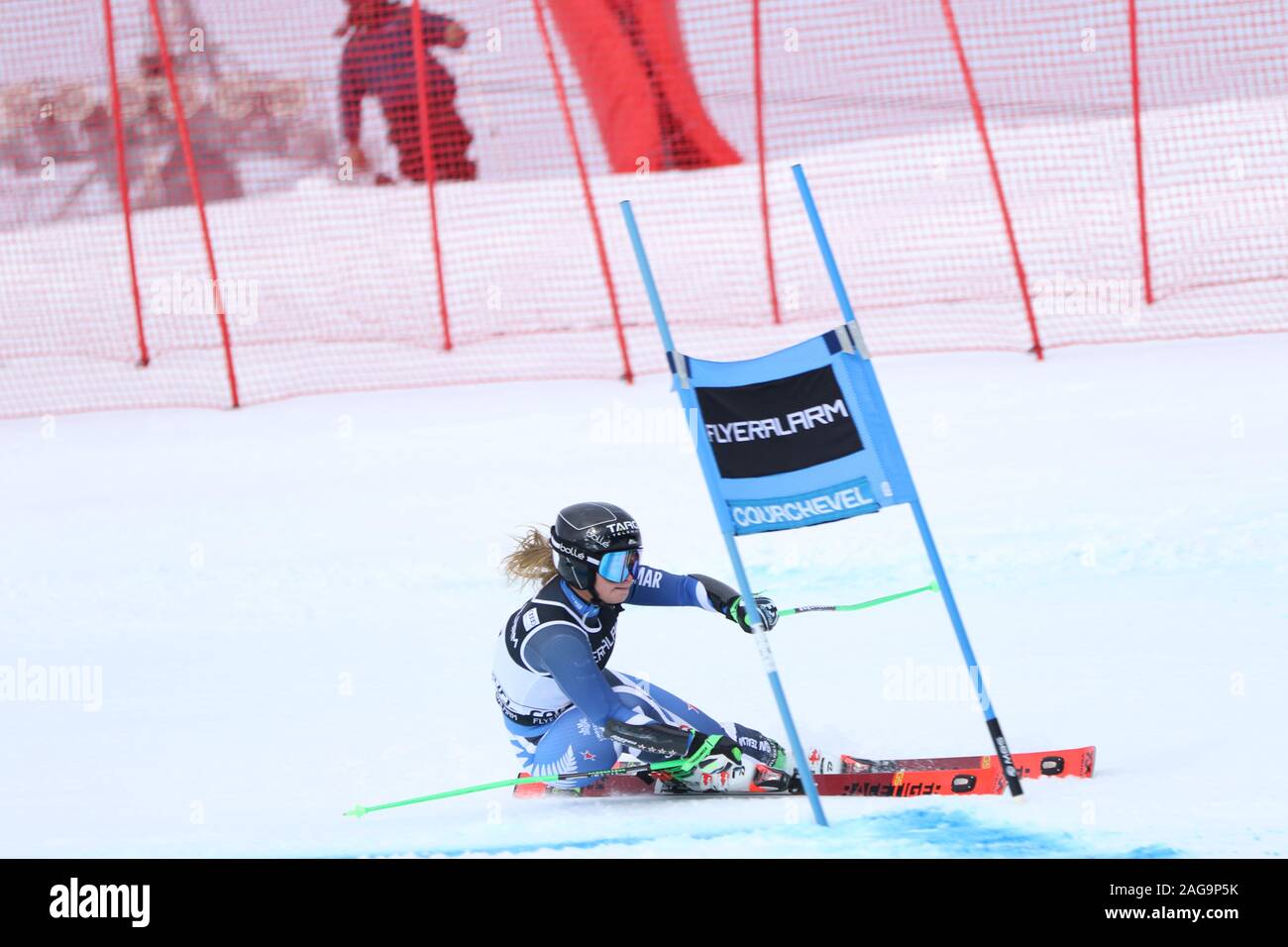 Courchevel France Déc 17 219 Alice Robinson de la Nouvelle-Zélande en compétition dans le slalom géant féminin AUDI FIS Coupe du Monde de Ski Alpin Ski alpin Sports d'hiver 2019-2020 Banque D'Images