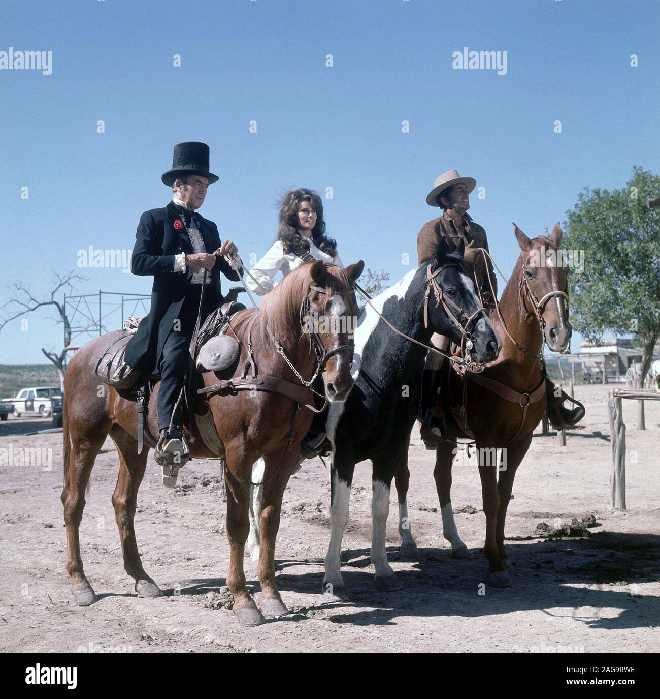 JAMES STEWART, Dean Martin et Raquel Welch BANDOLERO ! (1968), réalisé par Andrew C. MCLAGLEN. Crédit : 20TH CENTURY FOX / Album Banque D'Images