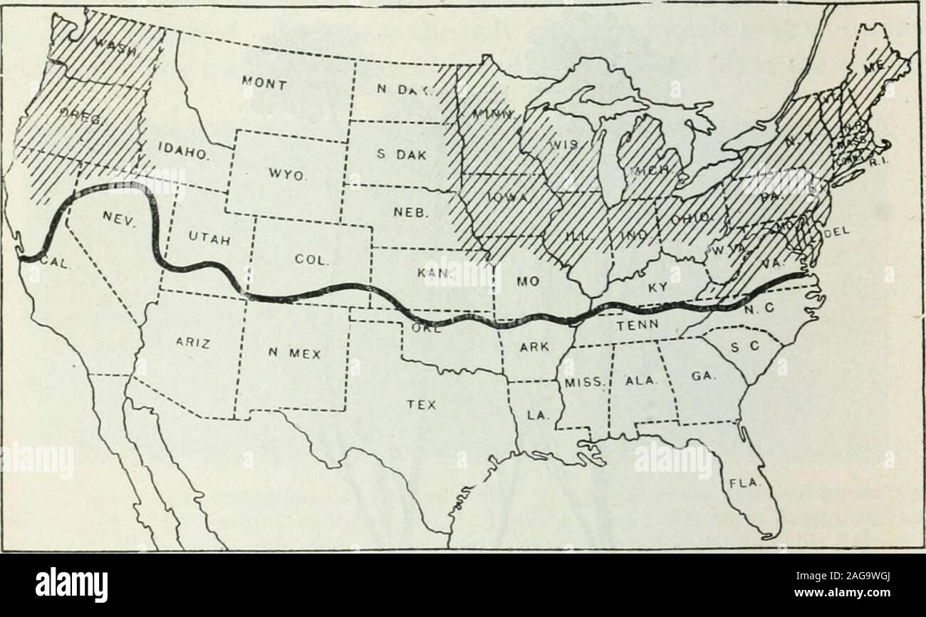 . Manuel de botanique agricole et pastorale, pour l'étude de l'effet préjudiciable et plantes utiles de pays et ferme. Bull. 70 Experimenl Station, Iowa State College, 1903, p. 337.) La grande marguerite {Icucanthemum pinnatifidnm chrysanthème).-Thestems de marguerite blanche sont en touffes de un à trois pieds de haut portant un chef blanc avec des fleurs marginales et jaune fleurs du disque. Le rootleaves sont dans une rosette et sont spatulés, pinnatifid. Les akènes, whichare trouvés en tant qu'impureté dans presque toutes les graminées, sont de couleur gris-noir à côtes sans andfinely la ppe])ers. Des semences propres onl&gt ;- devrait être semé. T Banque D'Images