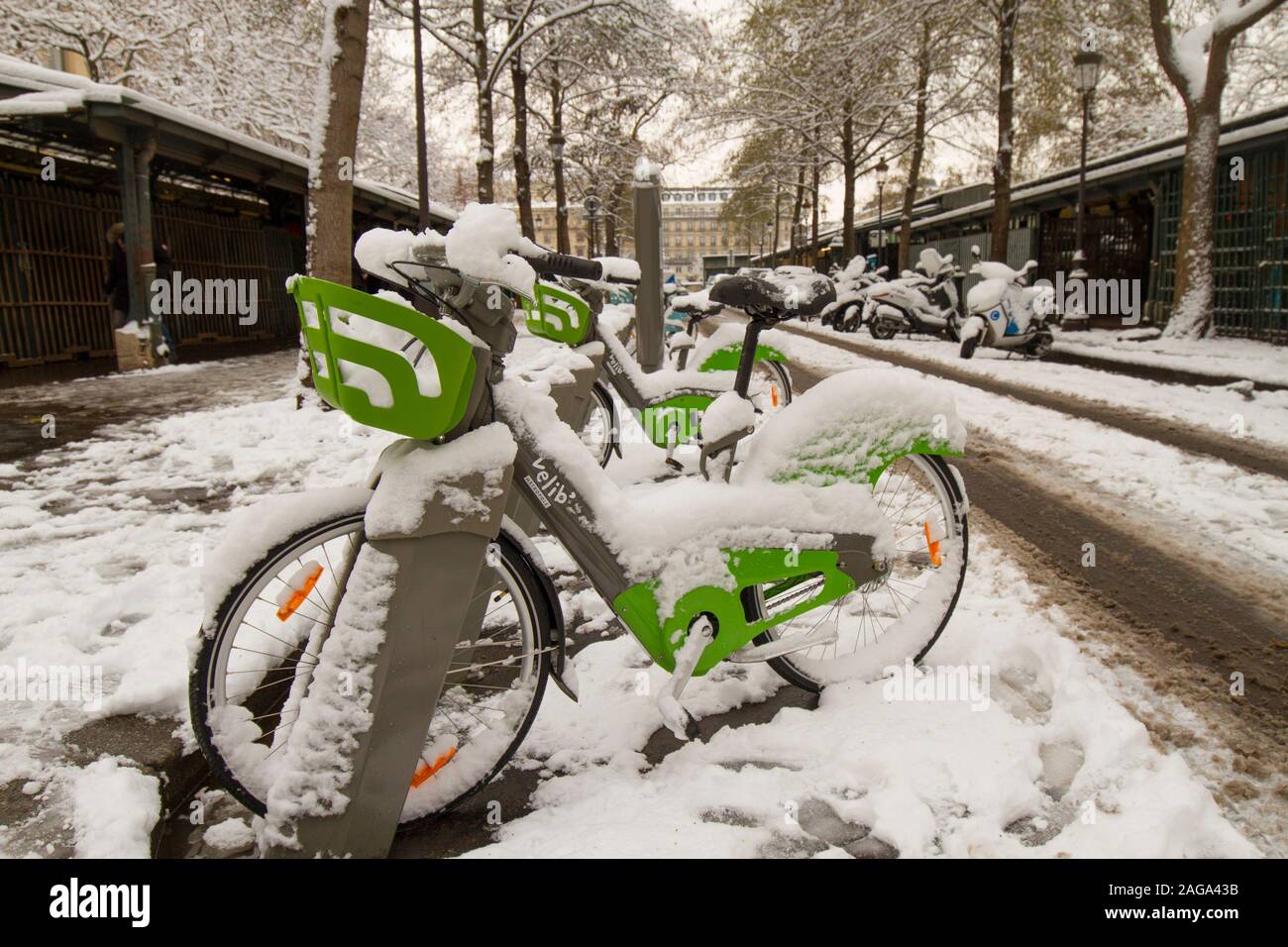 PARIS SOUS LA NEIGE, FRANCE Banque D'Images