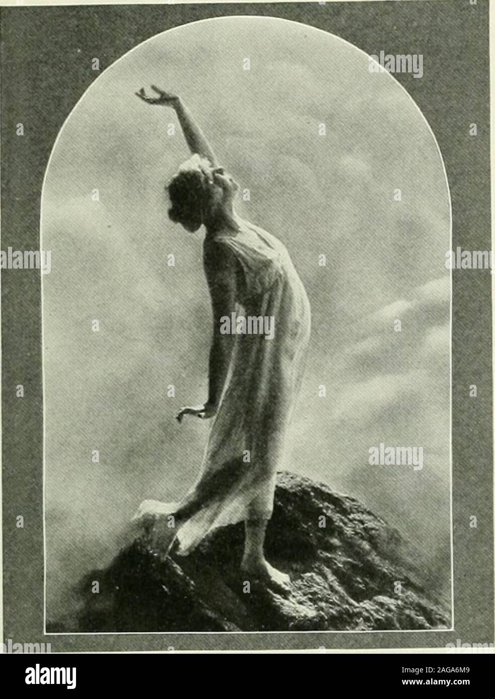 . Studio International. dans les meubles qui wasmade sous les règnes de Charles II et Jacques II. Bien que l'ensemble de la période comprenant l'reignsof les quatre Stuarts et la Communauté (1603-1688) est souvent appelé le ofidentifying Jacobin, but meubles styles est mieux servi le byconfining jacobin à long terme pour les règnes ofJames J et Charles I (1603-1649) et dividingthe reste de l'ensemble de la période en Cromwel-lian (1640-1660) et Carolean (1660-1688). Mme Candees livre récent. Fourrure jacobin-niture, commence avec l'époque de Jacques I-theJacobus dont le surnom d'Amérique latine a donné le periodits le desi Banque D'Images