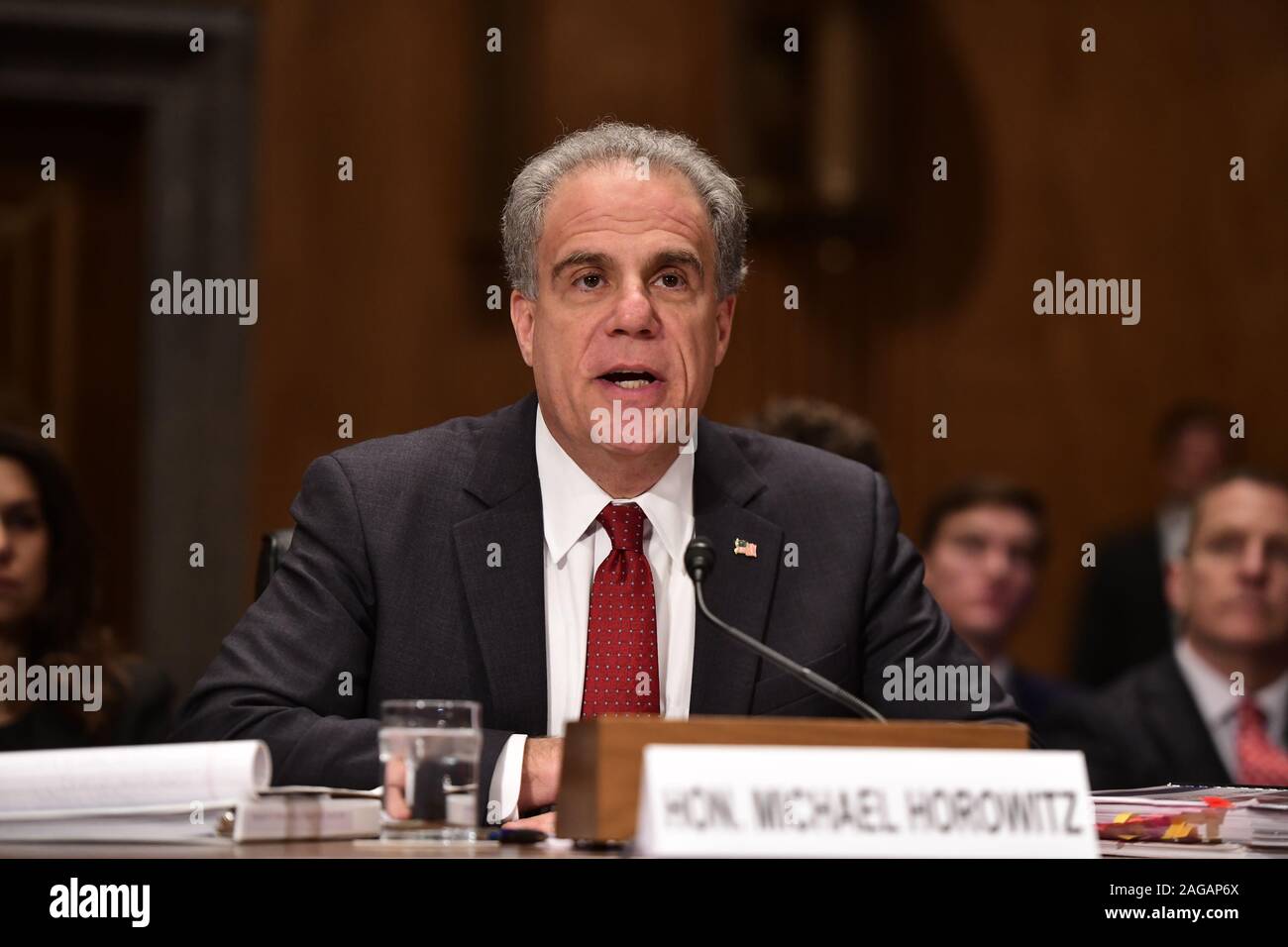 Michael E. Horowitz, Inspecteur Général, Ministère de la Justice des États-Unis, témoigne devant le comité du Sénat américain sur la sécurité intérieure et les affaires gouvernementales sur "JO BIG Rapport de la FISA : méthode, la portée, et constatations' sur la colline du Capitole à Washington, DC le Mercredi, Décembre 18, 2019.Credit : Ron Sachs/CNP /MediaPunch Banque D'Images