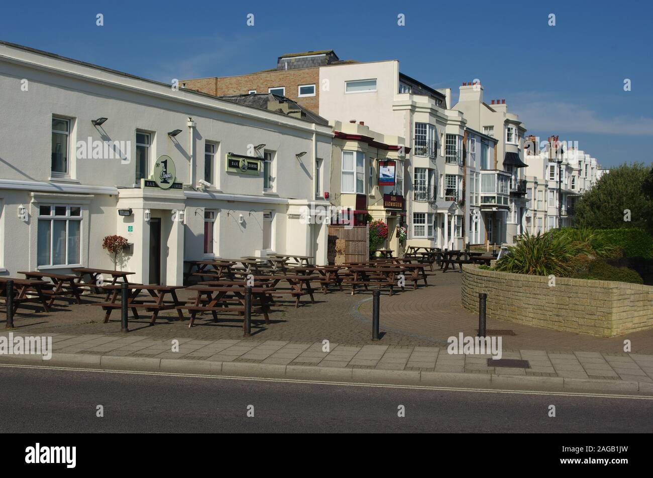 Bognor Regis, Sussex, Pub et bâtiments près de l'avant Banque D'Images