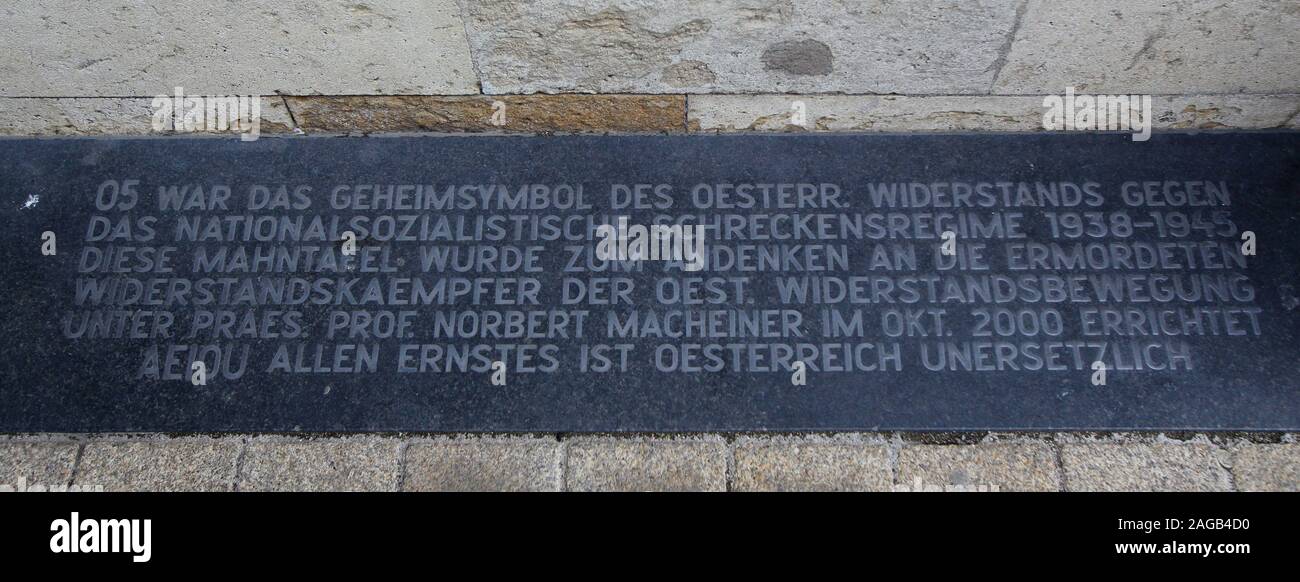 Le signe de la Résistance autrichienne lancée en réponse à la montée du fascisme dans toute l'Europe et, plus spécifiquement, à l'Anschluss en 1938 et résultant de l'occupation de l'Autriche par l'Allemagne. On estime que 100 000 personnes ont participé à cette résistance avec des milliers emprisonnés ultérieurement ou exécutés pour leurs activités anti-nazies. En plus d'efforts de la résistance armée, 'Silent a aidé des héros Juifs, hommes, femmes et enfants se soustraire à la persécution par les autorités nazies Banque D'Images