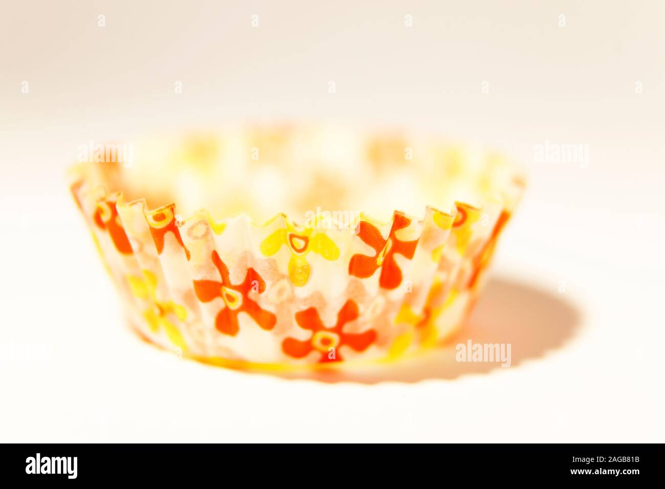 Moule pour la cuisson des gâteaux et des brioches avec des fleurs Banque D'Images