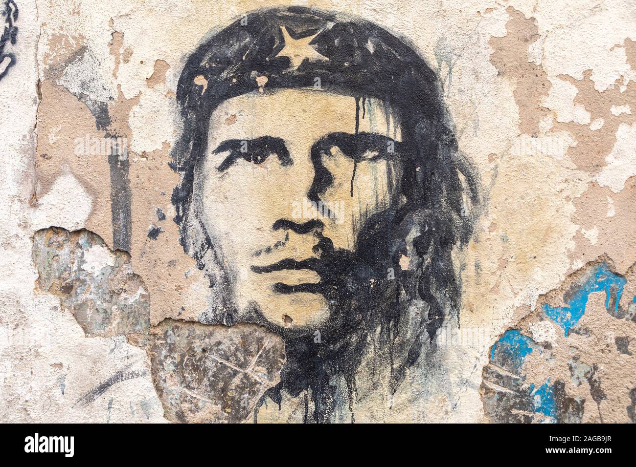 Photos de Che Guevara sur un mur rugueux à La Havane, Cuba Banque D'Images