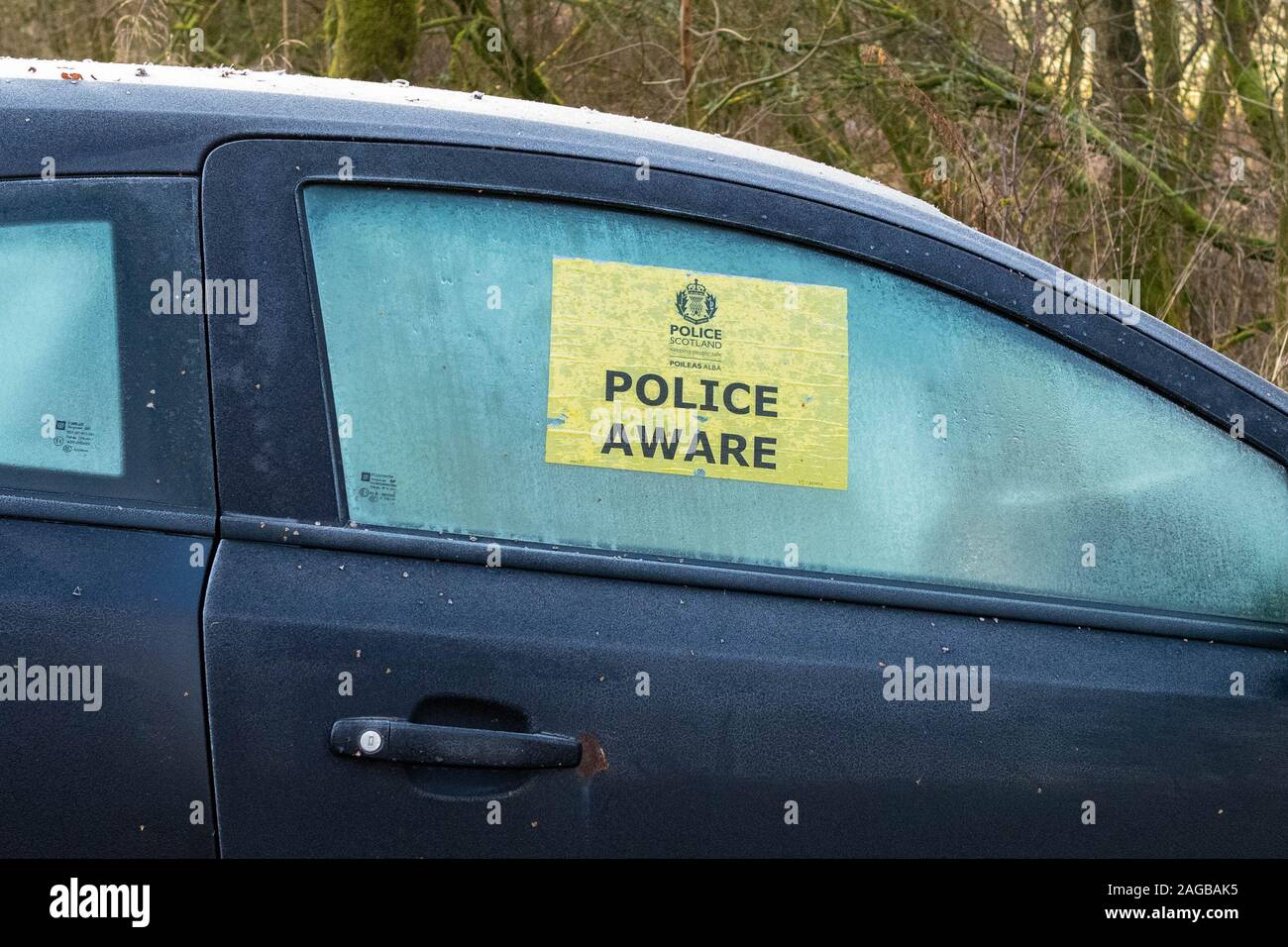Conscient de la police voiture autocollant signe sur Fenêtre - Écosse, Royaume-Uni Banque D'Images