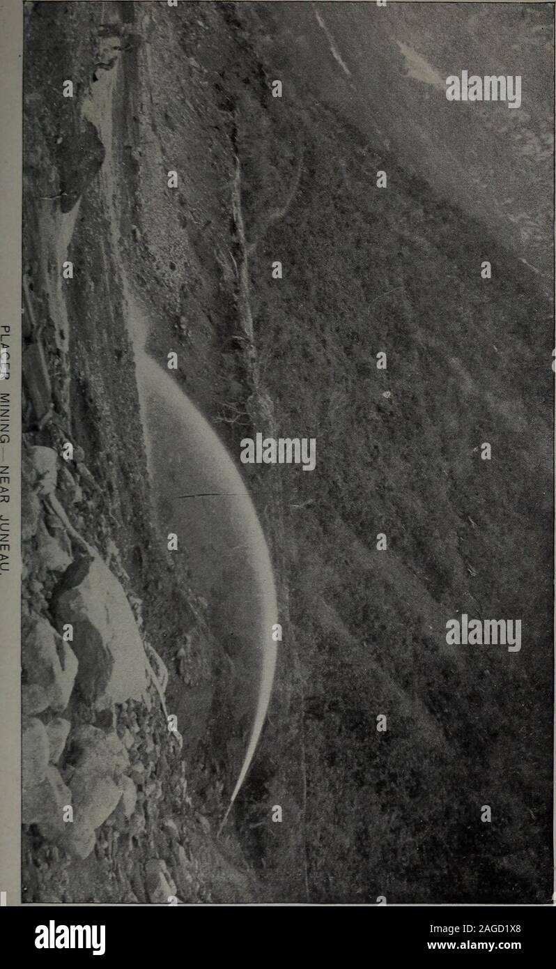 . Alaska  + son histoire, le climat et les ressources naturelles. ces céréales ont beengrown au nord jusqu'à Fort Yukon. Lorsque du per-tical les agriculteurs et les jardiniers ont réglé inAlaska, et après une période d'essai doit être pronouncedthe le sol et le climat à l'horticulture agricultureand inadaptées il sera toujours temps d'acceptas fait opinions fondées sur la simple croyance ofpersons n'ayant aucune connaissance de ces questions. La population de Saint Paul compte environ500, dont pas plus de 100 sont des Américains blancs, les autres étant les Créoles, avec quelques Russiansand peut-être une dizaine d'autochtones. Le populationof l'ensemble de l'île i Banque D'Images
