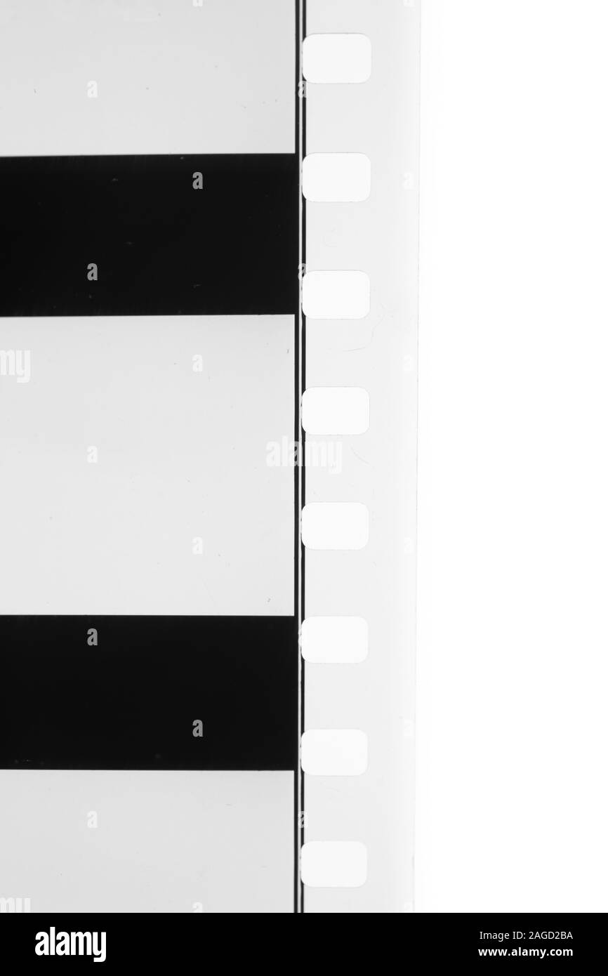 Détail de l'odontomètre en film 35 mm noir et blanc film cinema leader avec arrière-plan transparent copy space Banque D'Images