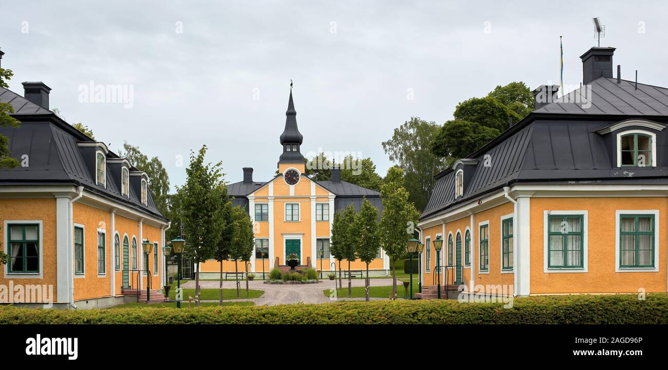 Maisons bien entretenues à côté d'Iggesunds bruk (travaux d'Iggesund) à Iggesund, près de Hudiksvall, Hälsingland, Suède Banque D'Images