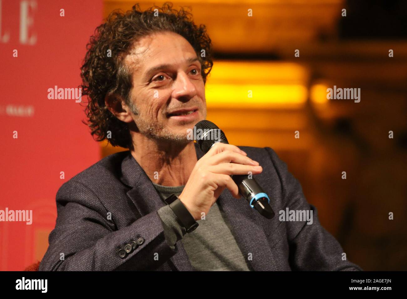 Caserta, Italie. Dec 18, 2019. FICARRA E PICONE, duo italien acteur comédien à 'Reggia Vanvitelliana', au cours de la kermesse 'MAESTRI ALLA REGGIA'. Dans photo Salvo Ficarra, acteur (Photo par Salvatore Esposito/Pacific Press) Credit : Pacific Press Agency/Alamy Live News Banque D'Images