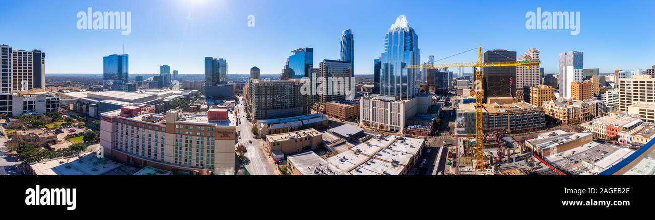 Déc 14, 2019 Austin / Texas / USA - Vue panoramique sur le centre-ville, avec des gratte-ciels modernes et de nouveaux chantiers de construction ; Banque D'Images