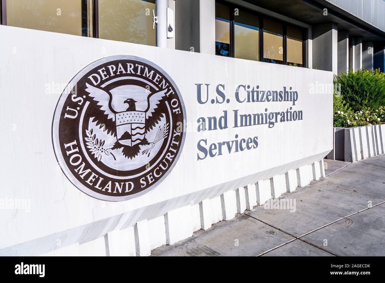 Nov 24, 2019 Santa Clara / CA / USA - U.S. Citizenship and Immigration Services (USCIS) bureau situé dans la Silicon Valley, l'USCIS est une agence de l'U. Banque D'Images