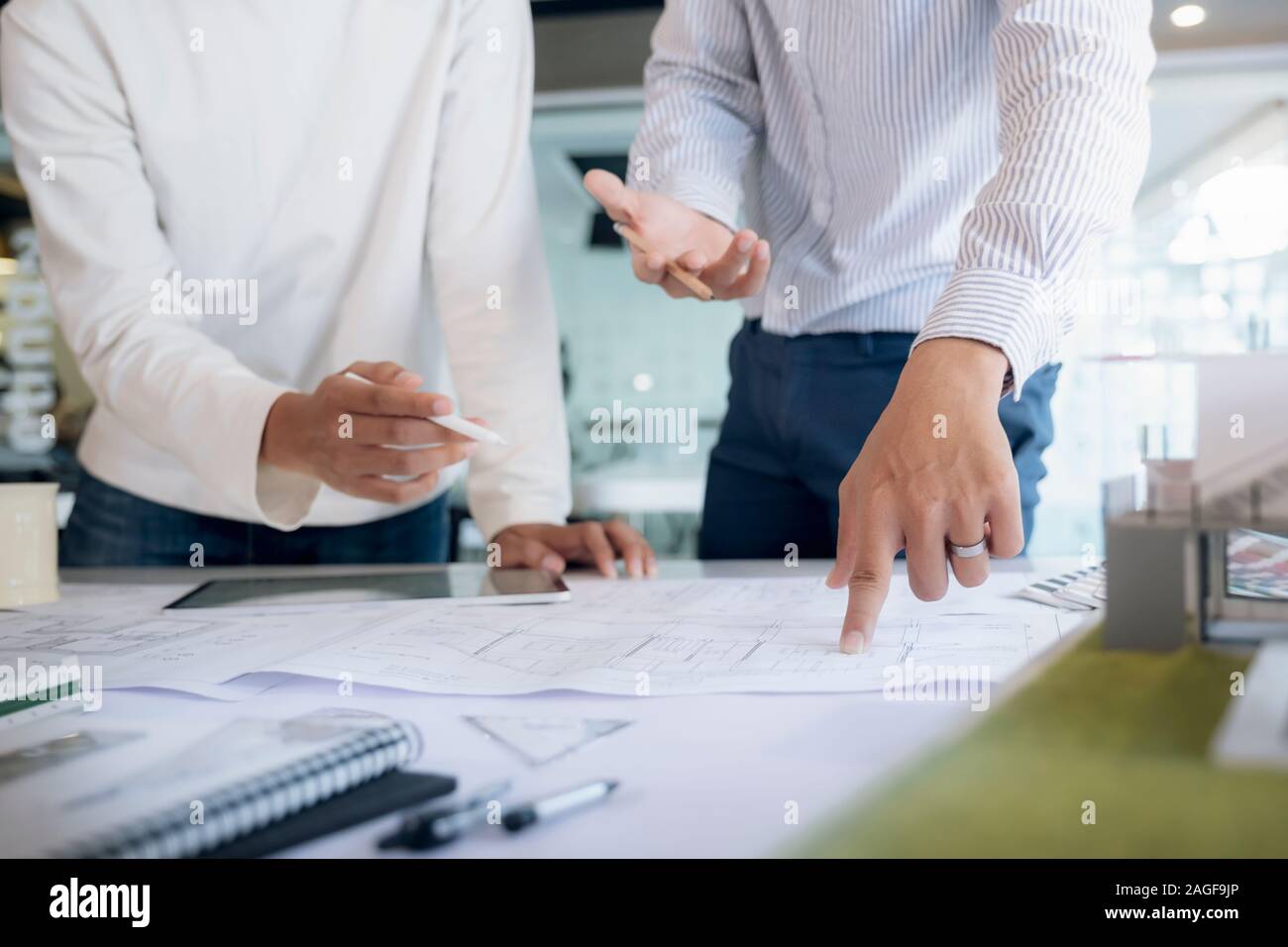 Réunion projet architectural pour l'ingénieur Banque D'Images
