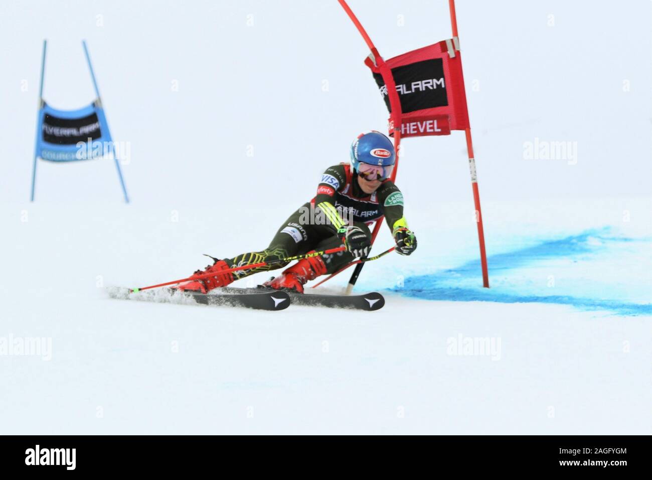 Courchevel France Déc 17 2019 Mikaela Shiffrin des USA en compétition dans le slalom géant féminin pour Audi Coupe du Monde de Ski Alpin FIS Ski Sports d'hiver 2019-2020 Banque D'Images