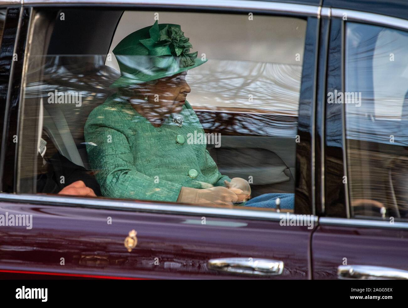 La reine Elizabeth II en arrivant à l'état d'ouverture du Parlement à la Chambre des Lords au Palais de Westminster à Londres. PA Photo. Photo date : Jeudi 19 Décembre, 2019. Voir la politique histoire PA Discours. Crédit photo doit se lire : J Chris Ratcliffe/PA Wire Banque D'Images