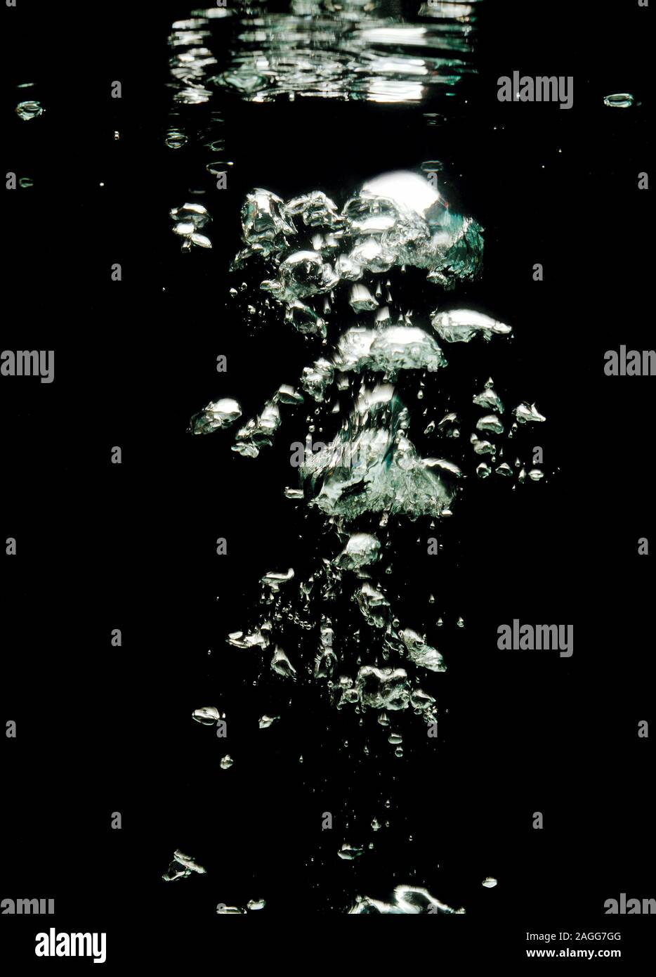Close up de bulles dans l'eau. Banque D'Images