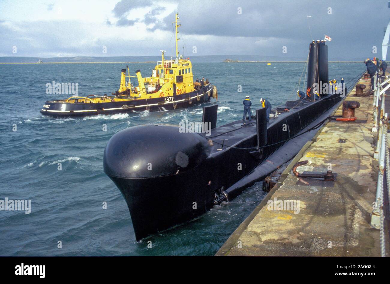 HMS Osiris (S13) sous-marin de classe Oberon en 1989, elle a servi dans la Marine royale à partir de 1964 avant de payer en 1989 Banque D'Images