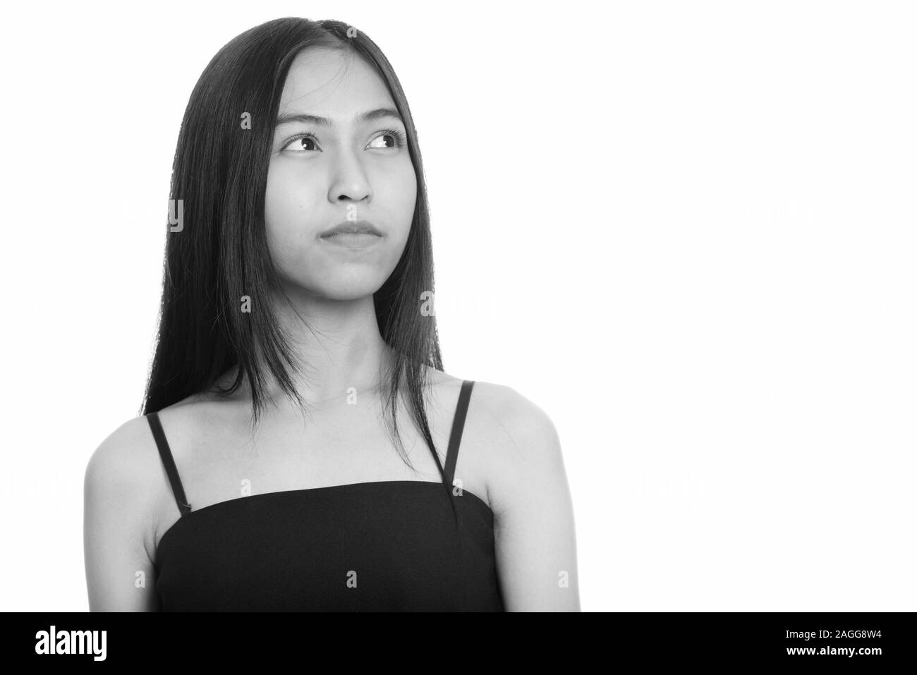 Studio shot of young Asian woman Banque D'Images