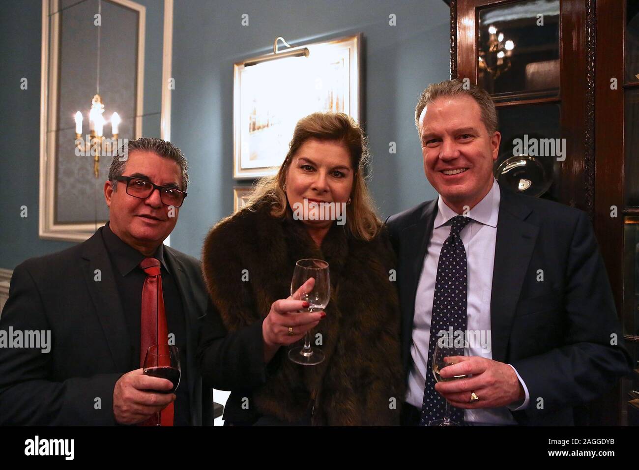 Cocktail de l'Association de la presse étrangère à l'exclusif Club RAC hébergé par sponsors industriels CNH leur équipe dirigée par le vice-président Richard Gadeselli et Laura dans l'ensemble qui ont été là pour répondre et beaucoup de tous les invités . Banque D'Images