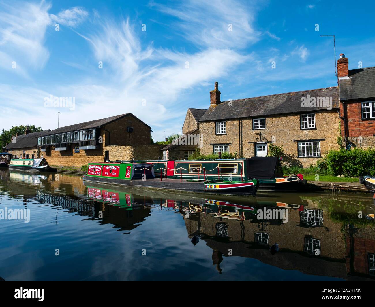 Stoke Bruerne, le Grand Union Canal, Northamptonshire, England, UK. Banque D'Images