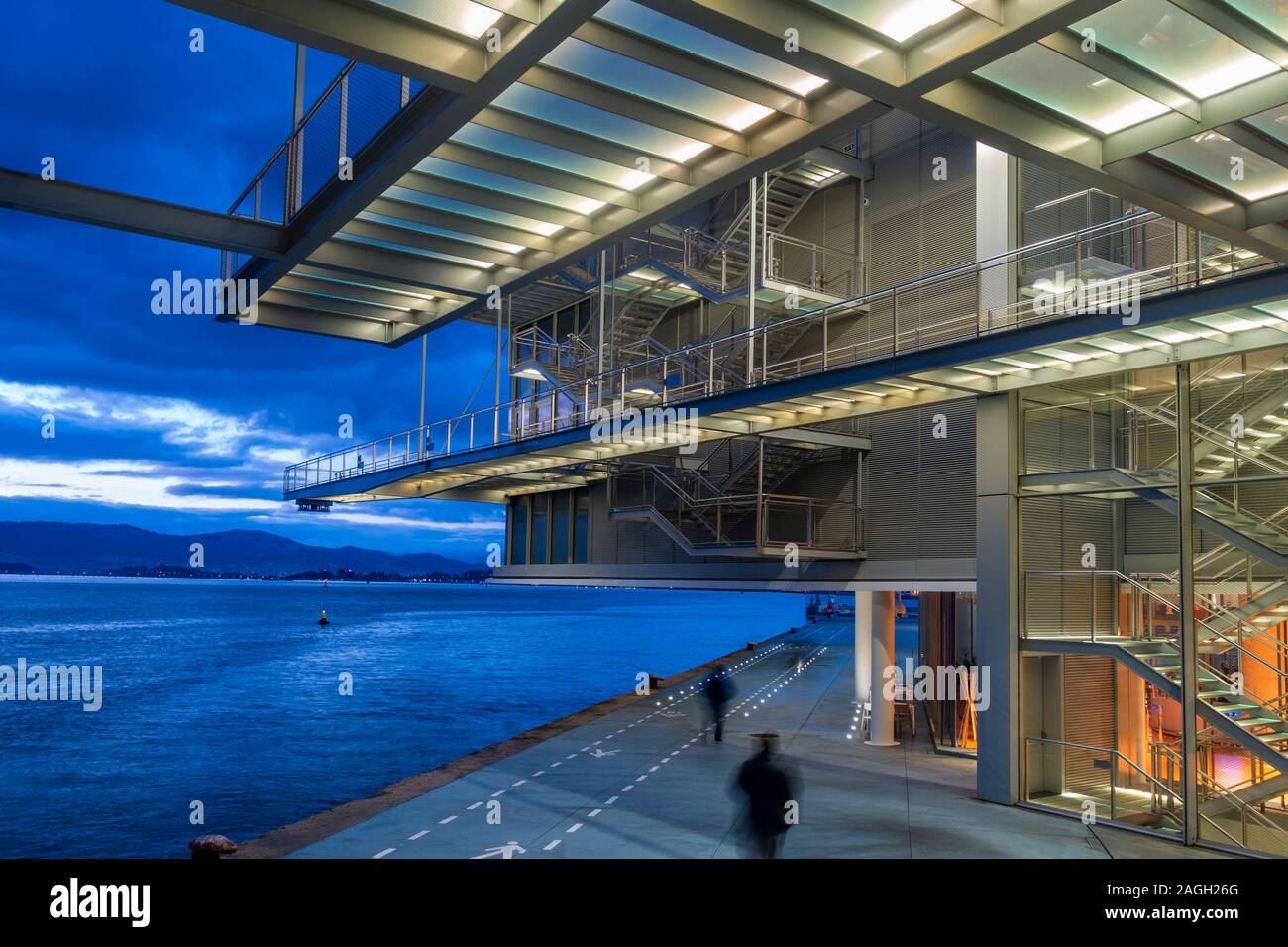 Santander, Espagne. Centro Botín galerie d'art, conçu par le lauréat du prix Pritzker, l'architecte Renzo Piano. Banque D'Images