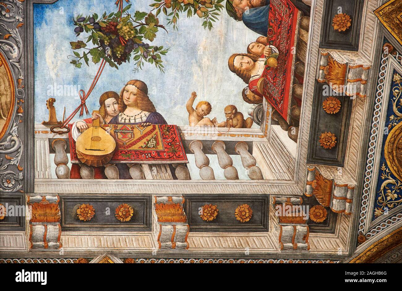 Trompe-l'œil de la renaissance des fresques au plafond,le Trésor Renaissance Hall peinture , Palazzo Costabili, Musée Archéologique National, Ferrara Banque D'Images