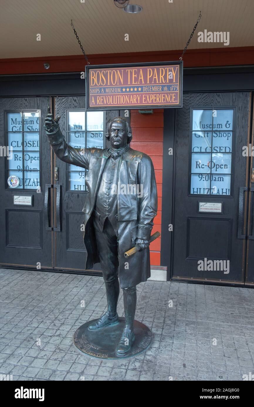 Samuel Adams Boston Statue en dehors de la Boston Tea Museum Banque D'Images