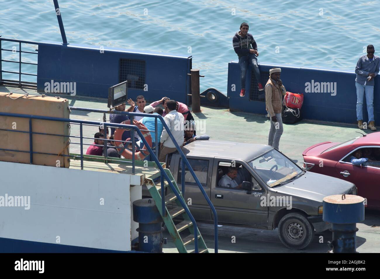 / Véhicule de passagers sur le Canal de Suez, Port Fouad / Port Said, Egypte Banque D'Images