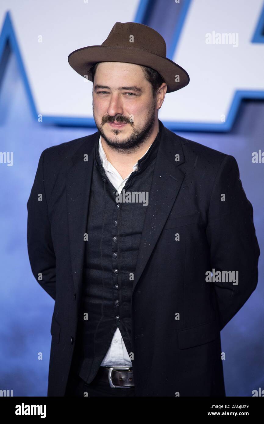 Londres, ANGLETERRE - 18 DÉCEMBRE : Marcus Mumford assiste à la première européenne de 'Star Wars : La montée de Skywalker' au Cineworld sur Leicester Square de Banque D'Images