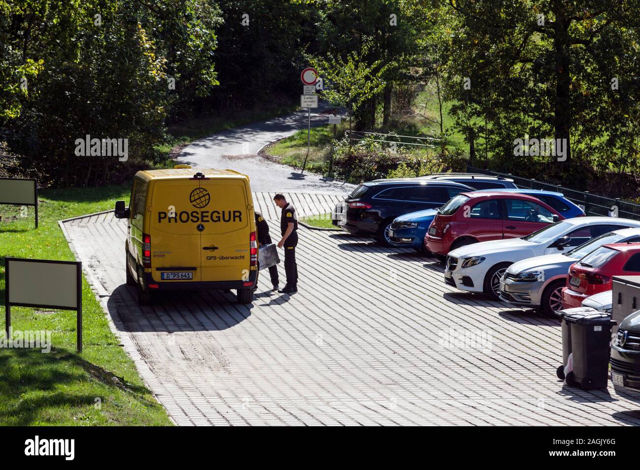 L'argent dans le transporteur Prosegur Switzerland-Eastern saxonne Monts Métallifères Banque D'Images