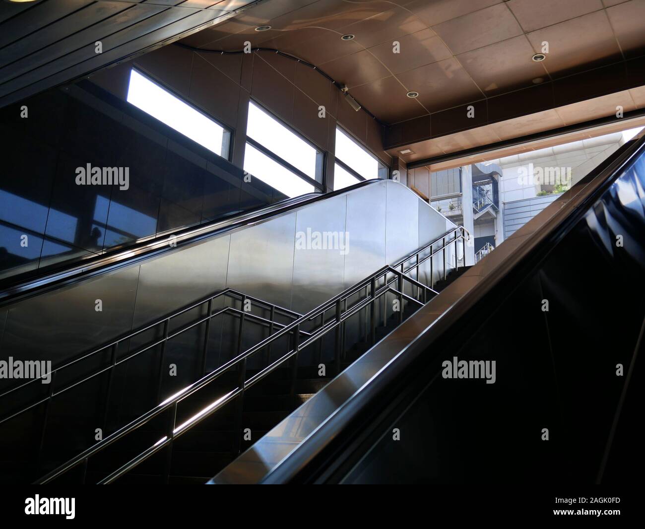 La station de métro dans un escalator Banque D'Images