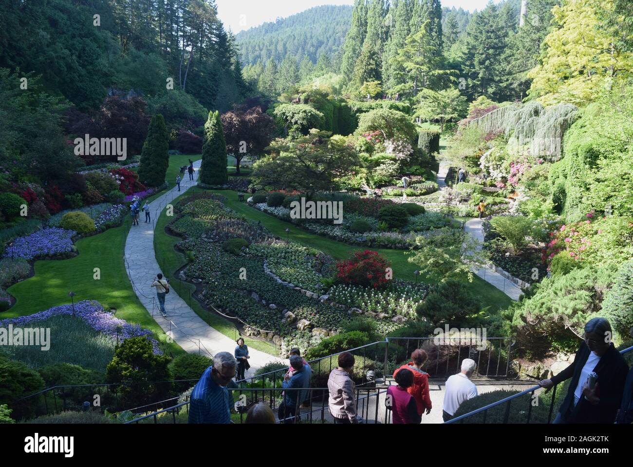 Les jardins en contrebas à Butchart Gardens, qui a été converti à partir d'une ancienne carrière privée. Banque D'Images