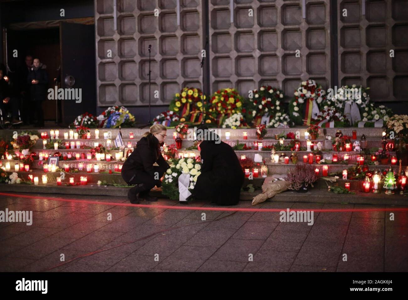 11/07/2019, Berlin, Allemagne,proches des victimes de l'attaque sur Breitscheidplatz commémorer leurs proches décédés.Trois ans après l'attaque terroriste sur la Breitscheidplatz, les victimes sont commémorés le Jeudi, Décembre 19, 2019. Le 19 décembre 2016, les terroristes islamistes Anis Amri conduit un camion dans le marché de Noël. Douze personnes ont été tuées. Banque D'Images