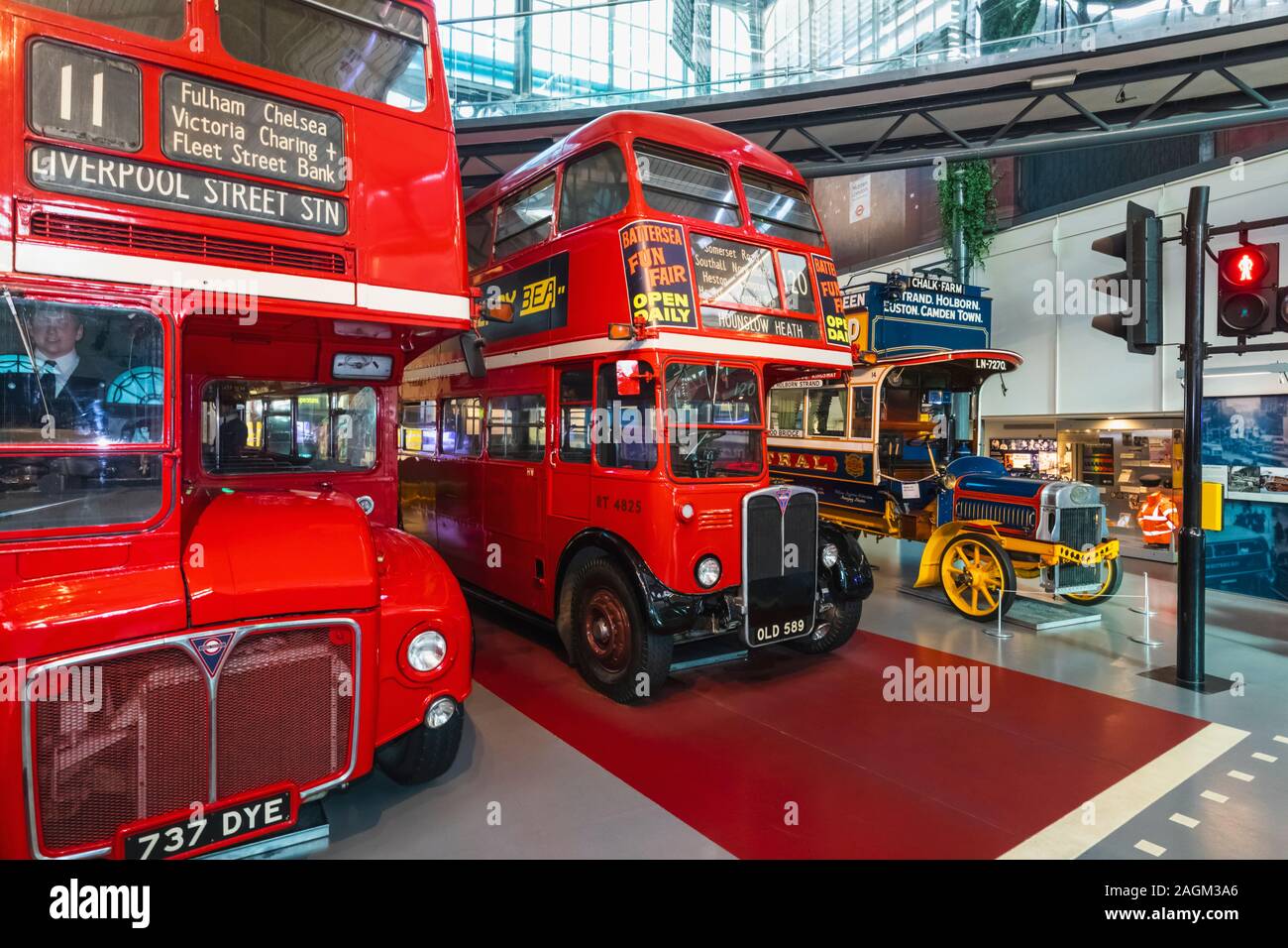 L'Angleterre, Londres, Covent Garden, London Transport Museum, exposition de Vintage London Transport bus Banque D'Images