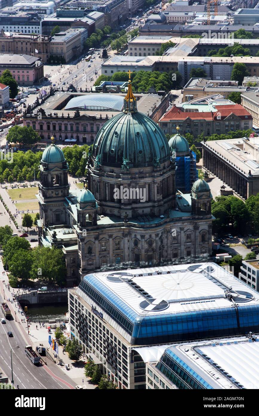 BERLIN, ALLEMAGNE - le 24 mai 2018 : Vue aérienne du quartier de Mitte à Berlin, en Allemagne, en mettant en évidence le Berliner Dom, la cathédrale de Berlin Banque D'Images