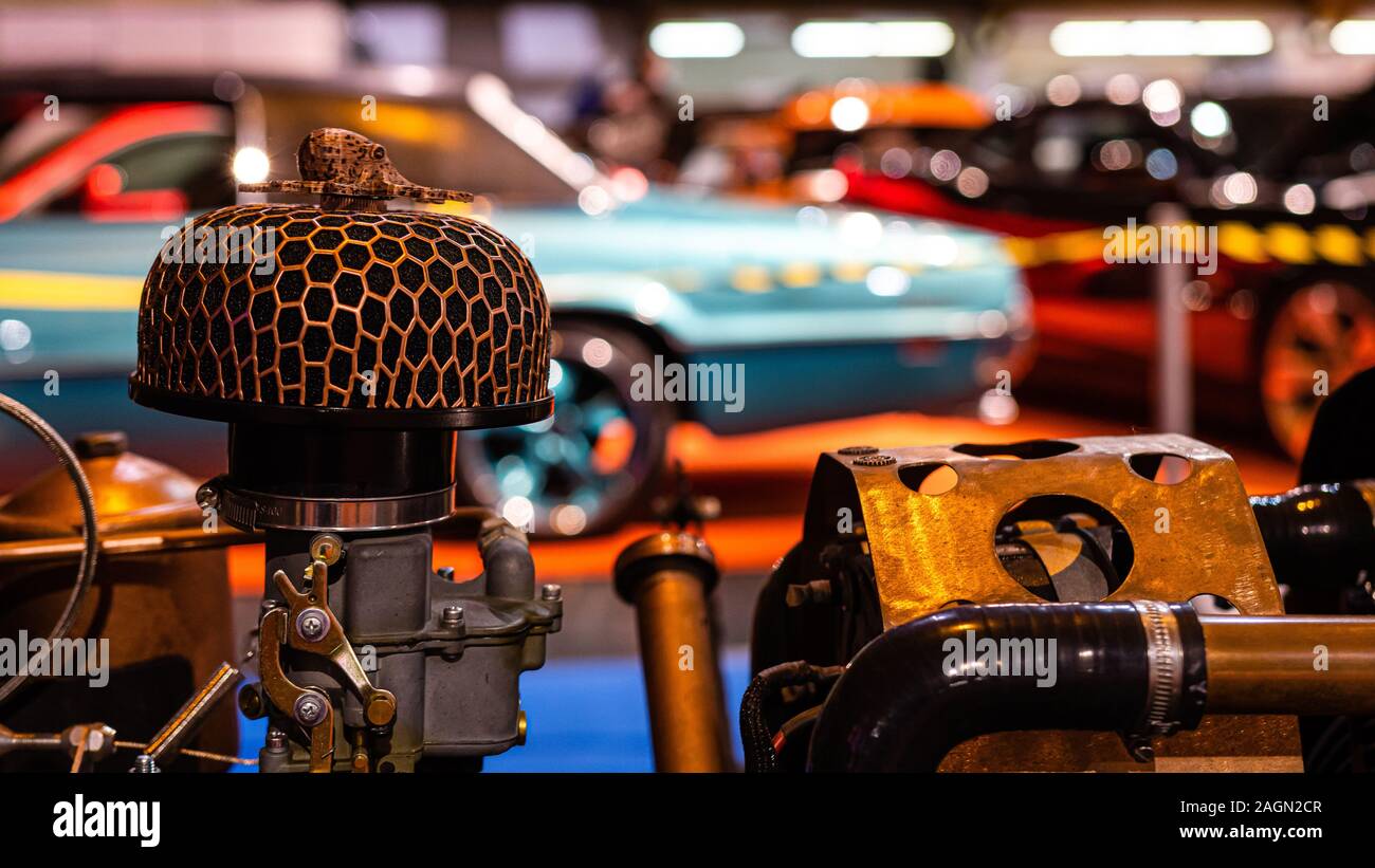 Riga, Lettonie - 12 Avril 2019 : un gros plan d'une voiture steampunk détails sur une voiture avec un arrière-plan - image Banque D'Images