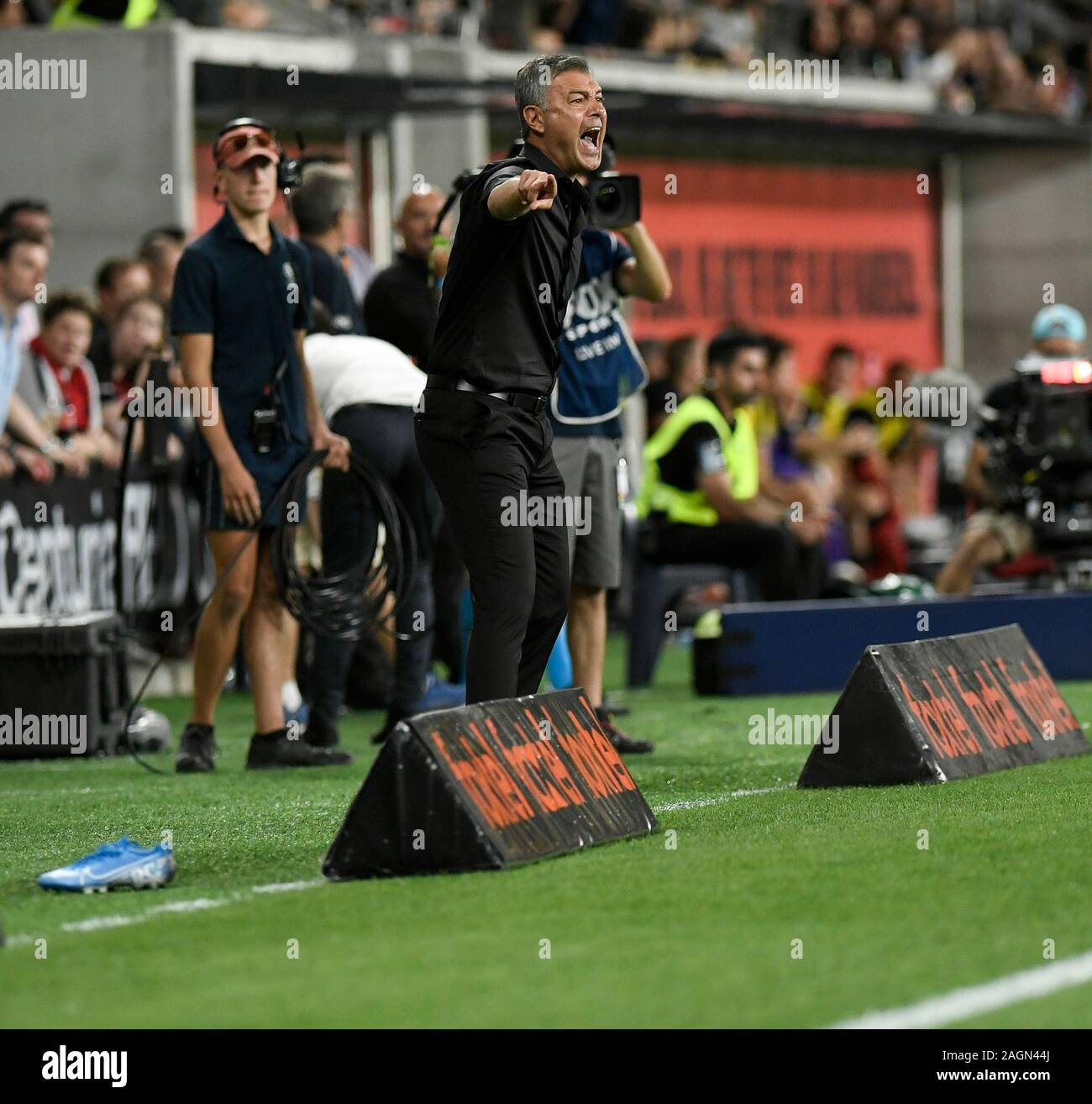 20 décembre 2019 ; Bankwest, Parramatta Stadium, New South Wales, Australie, Australian Football League, un Western Sydney Wanderers contre Western United ; Mark Rudan coach de Western United montre sa frustration d'un appel des fonctionnaires - usage éditorial Banque D'Images