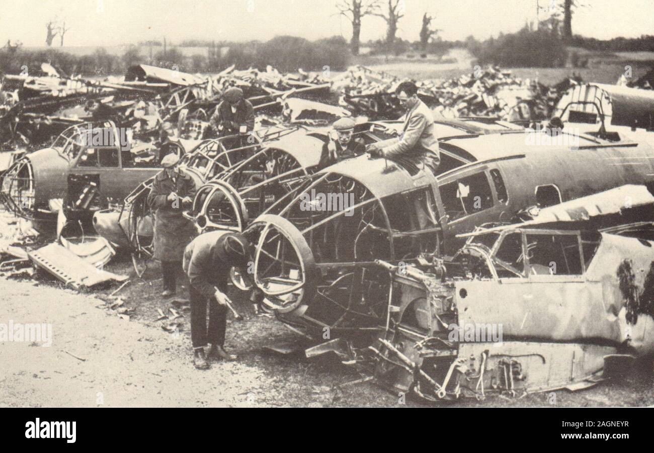 Avion allemand abattu pendant la bataille d'Angleterre. 1940. World War 2 1953 Banque D'Images