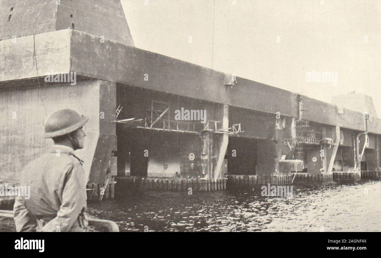U-boat les stylos à Brest. La Seconde Guerre mondiale 2. Les bunkers. Bataille de l'Atlantique 1954 Imprimer Banque D'Images