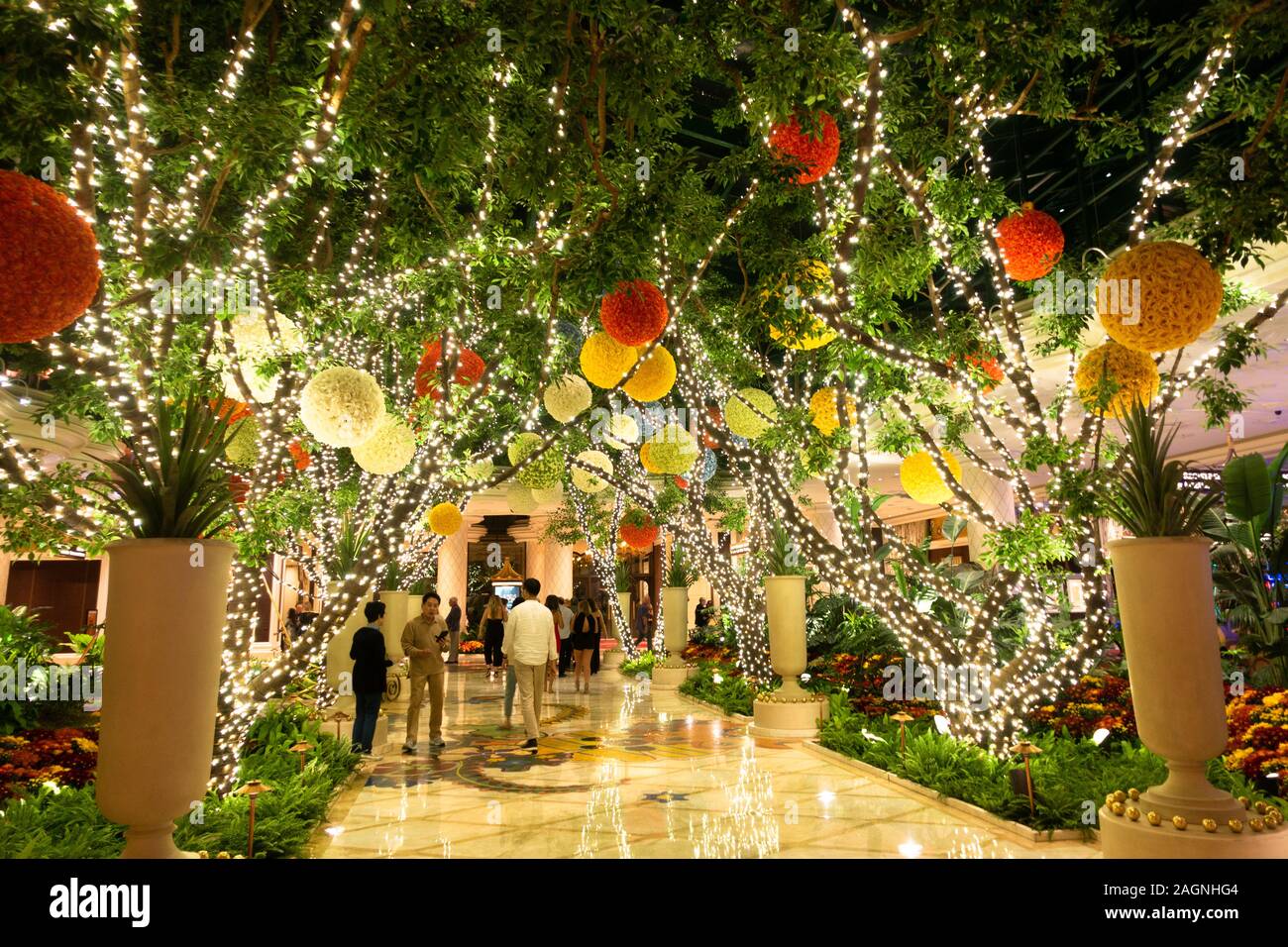 Sculptures florales dans l'atrium du Wynn Hotel and Casino à Las Vegas, Nevada, Etats-Unis Banque D'Images